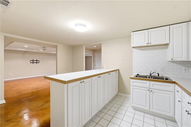 Building Photo - 5145 Harbour Ridge Dr