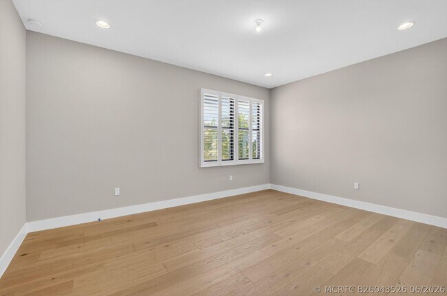 Building Photo - 17089 Rainbow Fls Trl