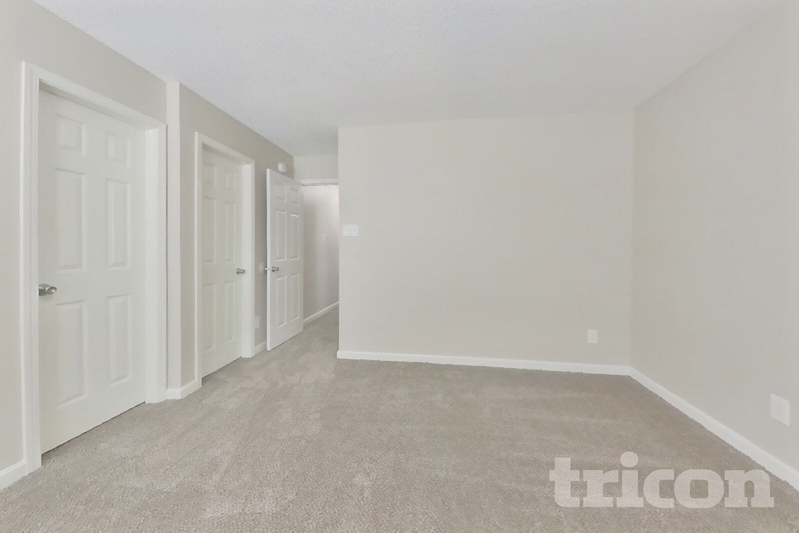 Building Photo - 4525 Connaught Dr E