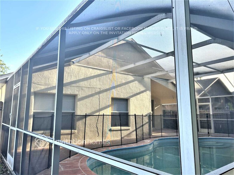 Building Photo - 2502 Clareside Dr