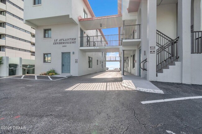 Building Photo - 1404 N Atlantic Ave