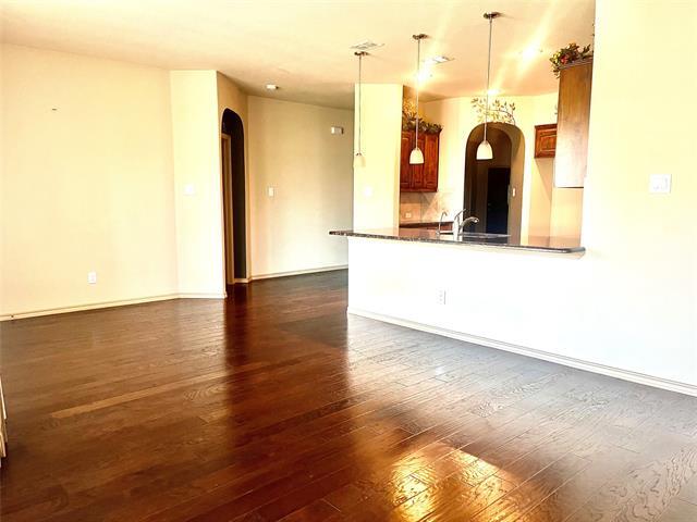 Building Photo - 1933 Velarde Rd