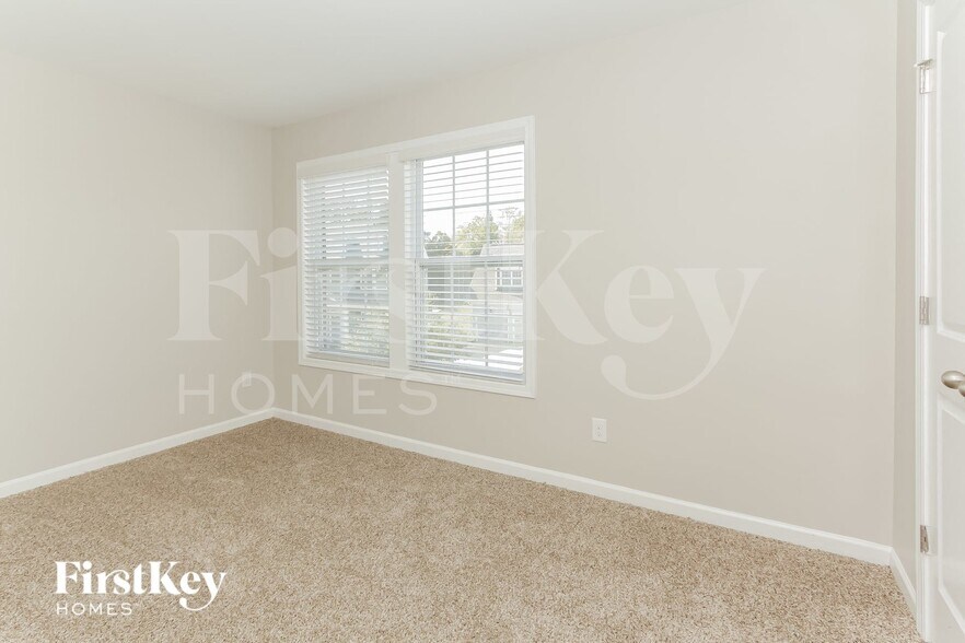 Building Photo - 9805 Rayneridge Drive