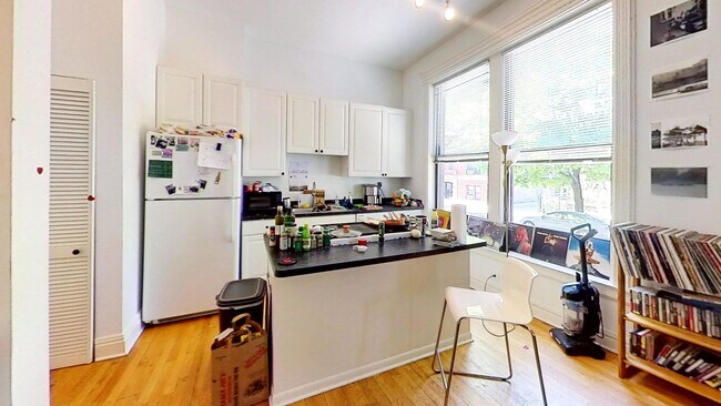 Building Photo - 2919 N Mildred Ave