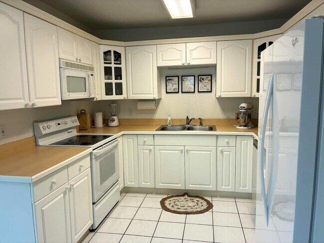 Building Photo - 1820 Waterford Dr