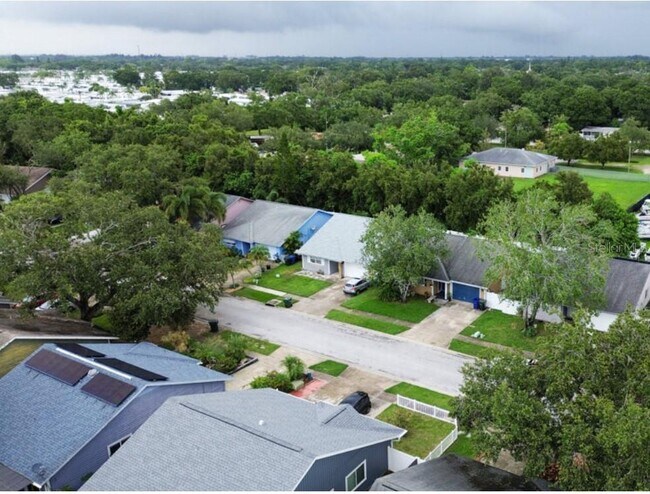Building Photo - 1713 Whispering Dr E