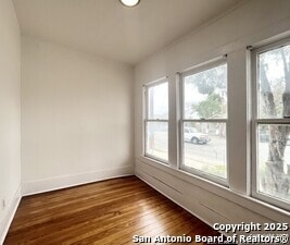 Building Photo - 827 Steves Ave