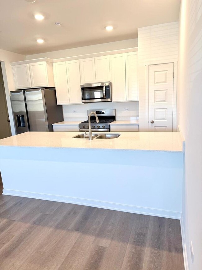 Building Photo - 2272 Barbera Dr