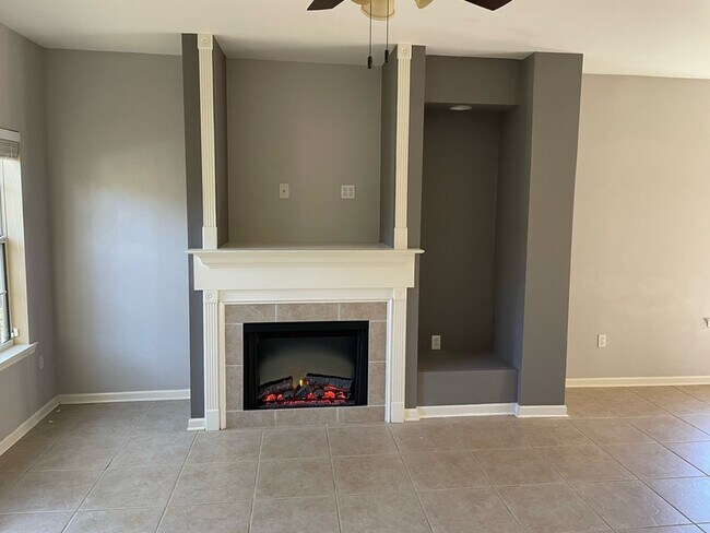 Building Photo - 1325 Stone Rd