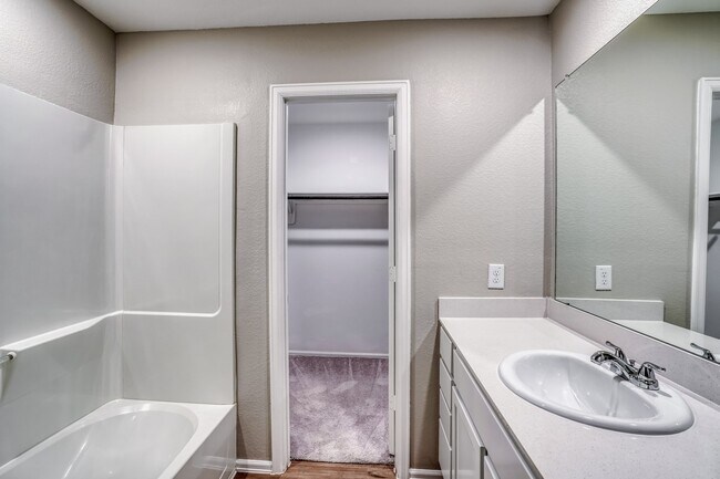 Building Photo - 9214 Burnet Flds Dr