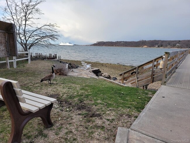 Building Photo - 9 Bayview Ct