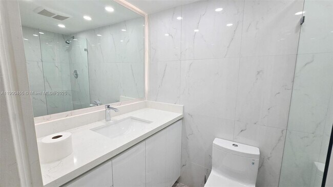 Building Photo - 250 174th St