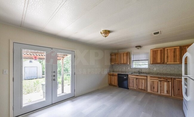 Building Photo - 1402 Elyse Dr