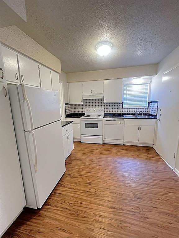 Building Photo - 2602 Penny Ln