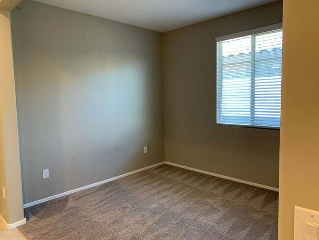 Building Photo - 3 Bedroom 2 Bath Home with 2 car garage, only built in 2020