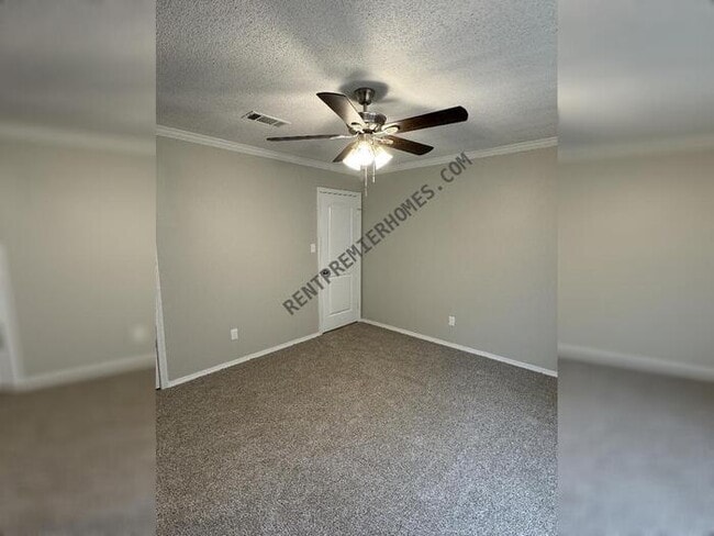 Building Photo - 2111 Pattywood Dr