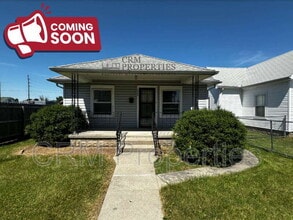 Building Photo - 1725 S Market St