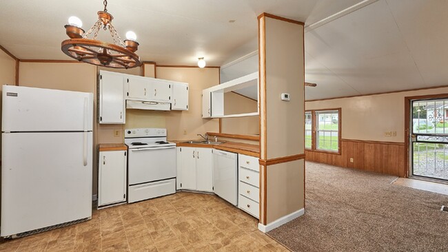 Building Photo - Coming Soon: 3BR, 2BA house in Greenbrier ...