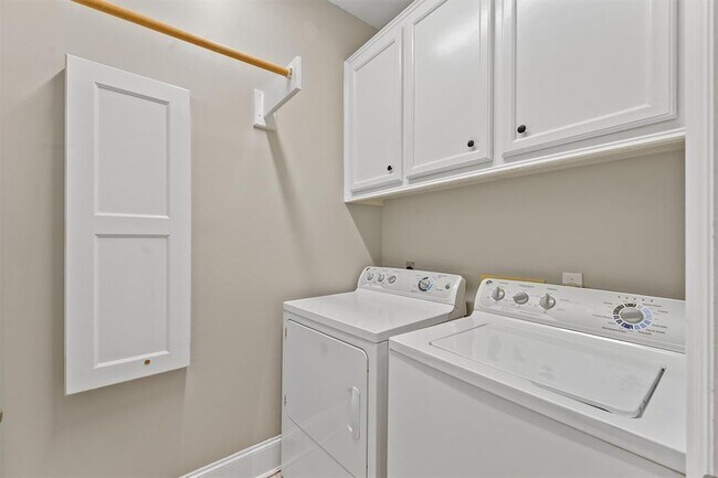Building Photo - 3106 Sackett St