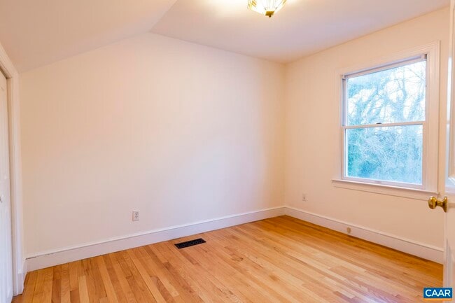 Building Photo - 1718 Rugby Ave