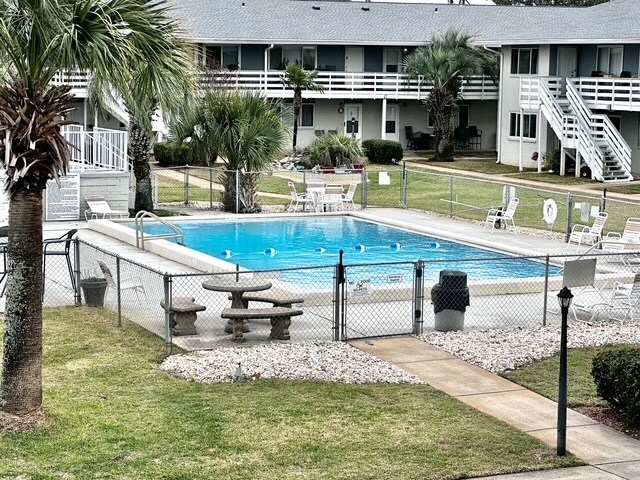 Building Photo - 726 Eglin Pkwy NE
