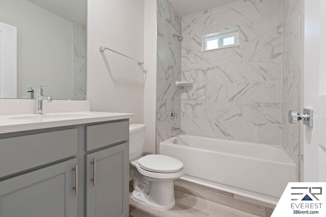 Building Photo - FULLY FENCED, LIKE NEW 3/2/2 IN PINE LAKES