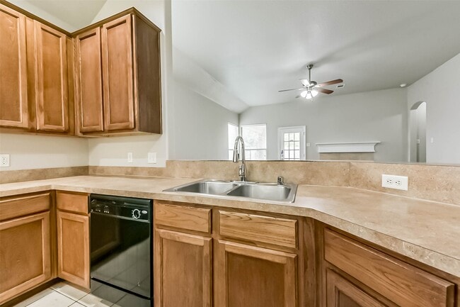 Building Photo - 21617 Horseshoe Dr