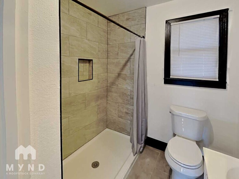 Building Photo - 428 Quentin Dr