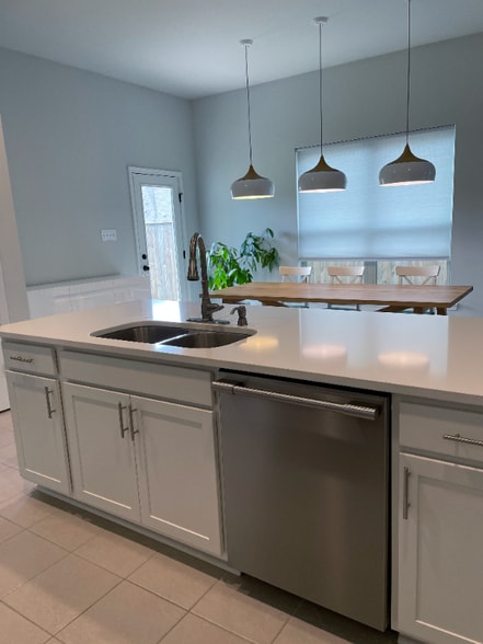 Building Photo - 1038 Gentle Wind Dr