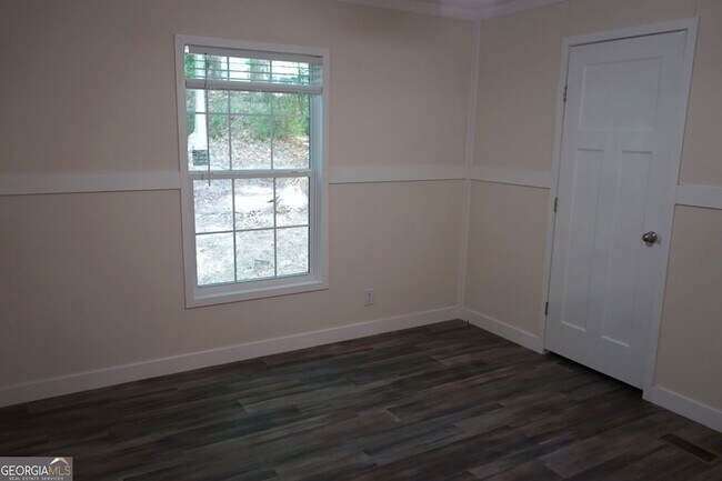 Building Photo - 210 Woodland St