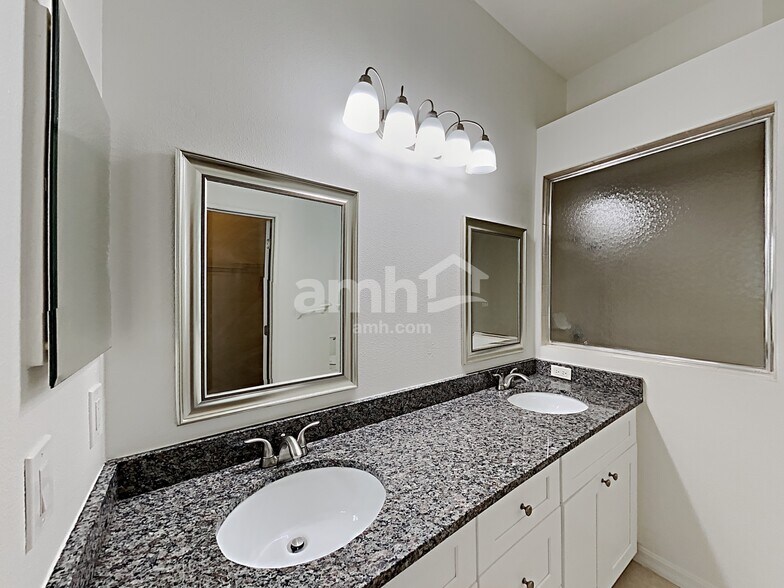 Building Photo - 1650 Papoose Way