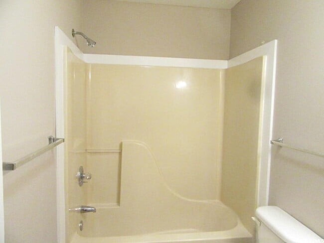 Building Photo - 4107 Pinehurst Cir