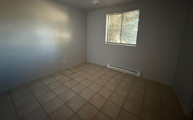 Building Photo - 2460 S High View Cir