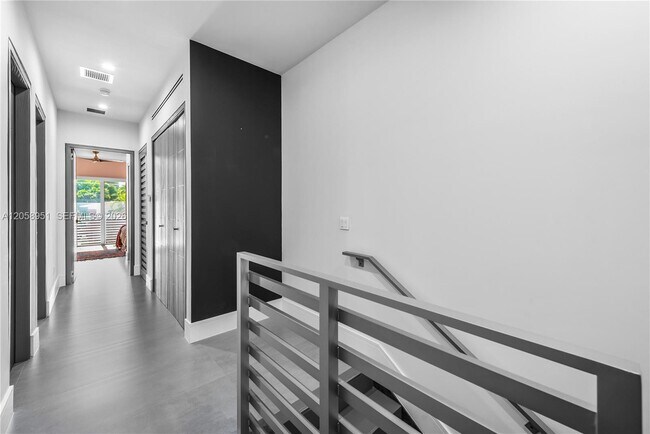 Building Photo - 3067 Carter St