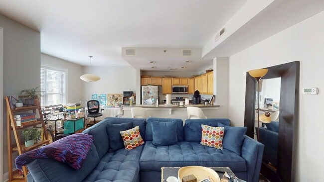 Building Photo - Gateway Plaza in Center City Condo with La...