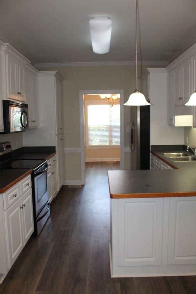 Building Photo - Dogwood Estates