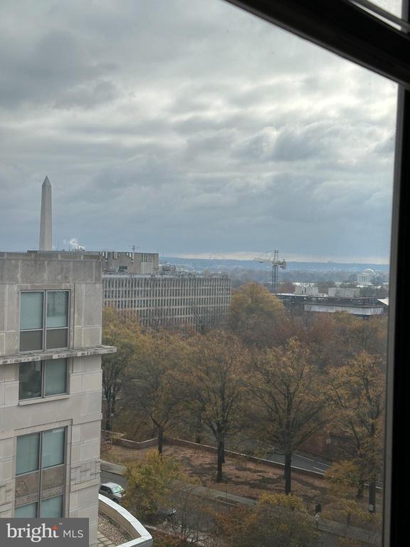 Building Photo - 522 21st St NW