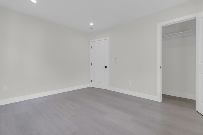 Building Photo - 4059 Denker Ave