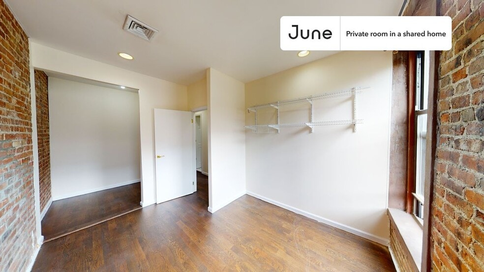 Building Photo - Room in Shared 4 bed/2 bath home