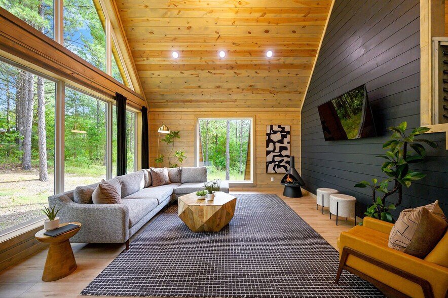 Building Photo - 436 Hochapine Trl