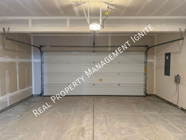 Building Photo - 21237 SE Pelee Dr