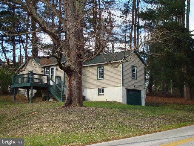 Building Photo - 605 Norway Rd