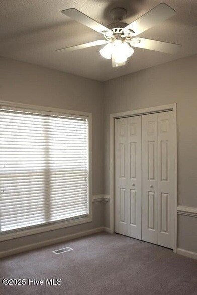 Building Photo - 929 Cardinal Pl