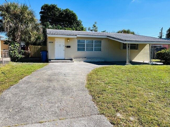 Building Photo - 5654 NE 5th Ave