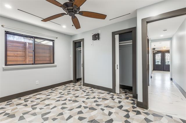 Building Photo - 2124 Charles Dr