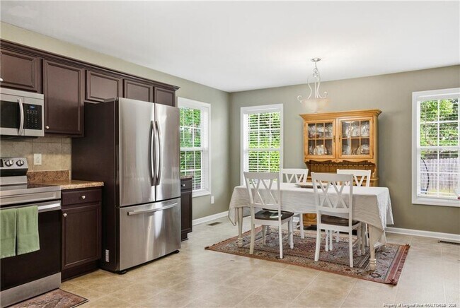 Building Photo - 142 Bluebonnet Oak Ct