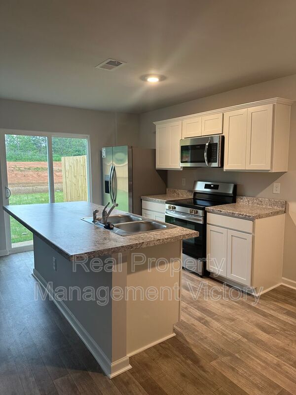 Building Photo - 134 Marine Dr