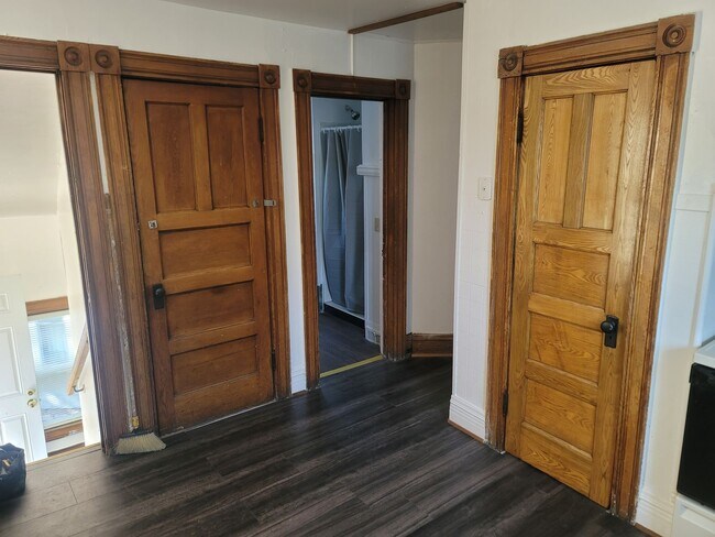 Building Photo - 293 Adams St