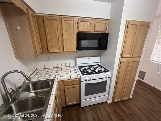 Building Photo - 2128 Petersham Ct