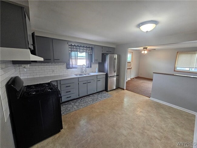 Building Photo - 70 Theresa Dr